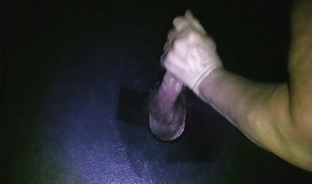 Piter Perri كانال سكس در تلكرام ، نوجوان ریزه اندام ، چکه می شود