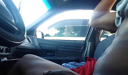 دختر آماتور به شما POV از blowjob در hoodie پس از آن گسترش می دهد گروه تلگرام شهوانی برای